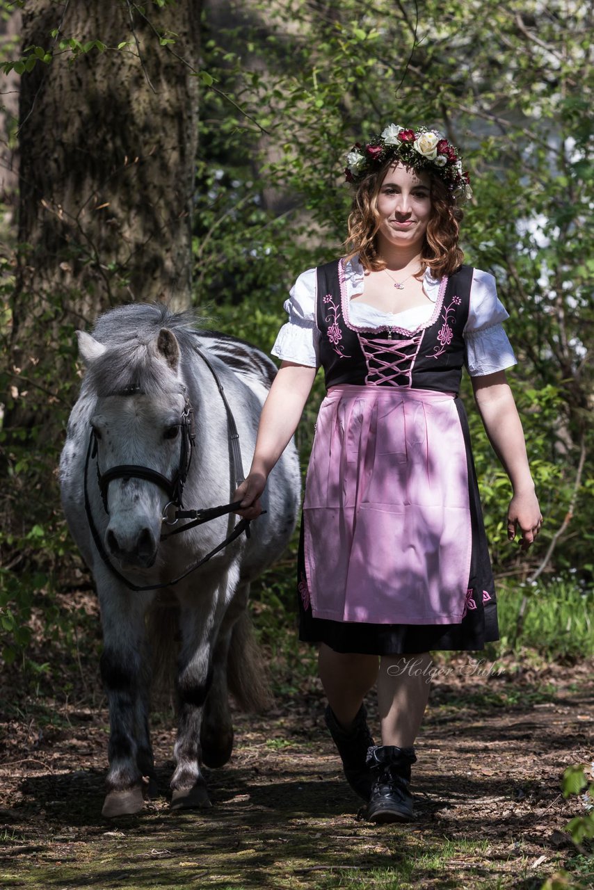 Bild 2 - Fotoshooting im Wald